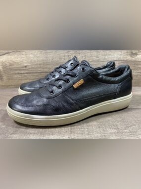 ECCO men’s leather shoes